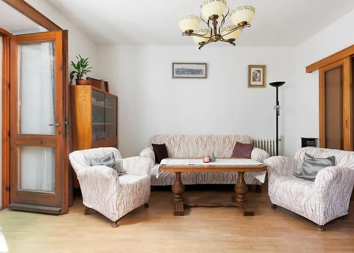 Entire House With Garden Near Prague
