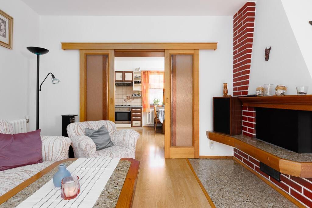Holiday home Entire House With Garden Near Prague *