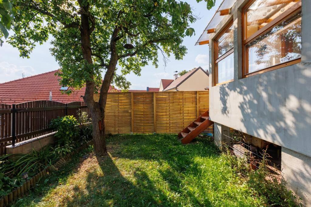 Holiday home Entire House With Garden Near Prague